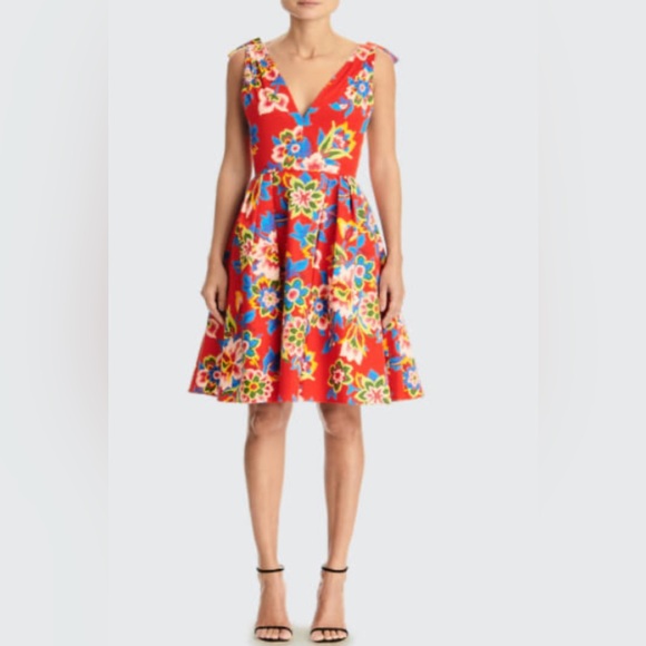 Carolina Herrera Dresses & Skirts - ♥️HP♥️Carolina Herrera Floral dress